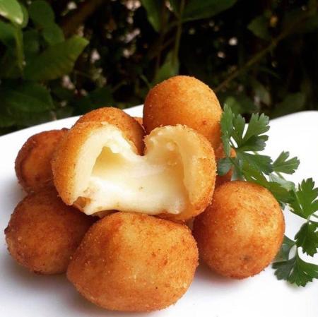 BOLINHA DE QUEIJO